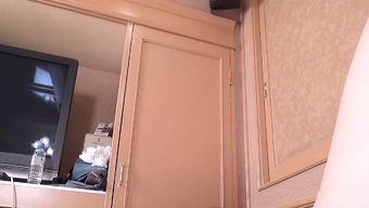 亚洲女孩有着大阴蒂