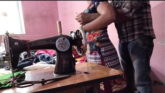 火辣的印度人妻被狠狠...