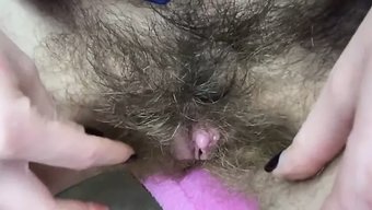 亚洲熟女从阴蒂和阴茎...