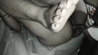 与成熟和少女的硬核动作