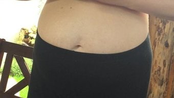 胸部丰满的美女,拥有...