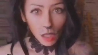 性感的熟女穿着万圣节...