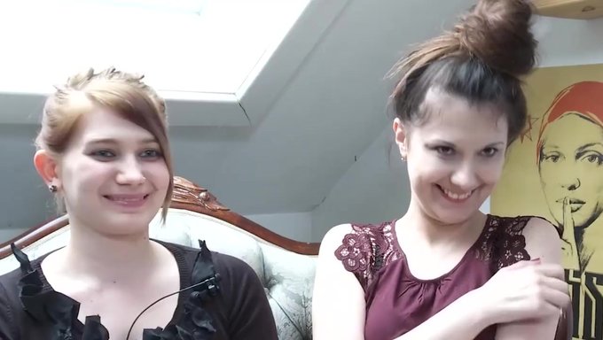Ina在高清中探索与maria的女同性恋脚趾吸吮