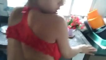 在厨房002的火辣场...