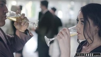 看我用打屁股调教顺从...
