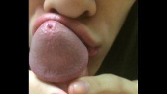 用大屌塞满我的嘴,在...