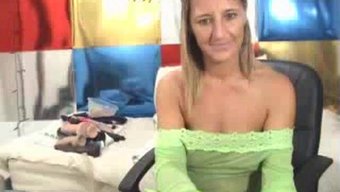 一位熟女高潮自拍视频