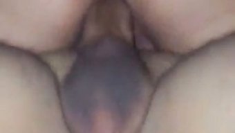 大屁股的拉丁裔妻子被...