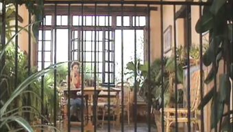 复古性爱视频中口交和射精