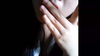 亚洲女孩自慰动作