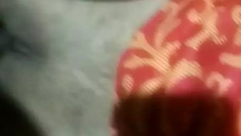 大自然的乳房和乳头:...