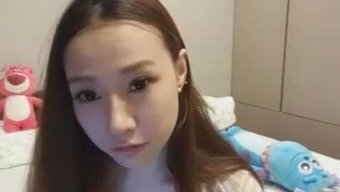 大胸部女孩:大自然乳...