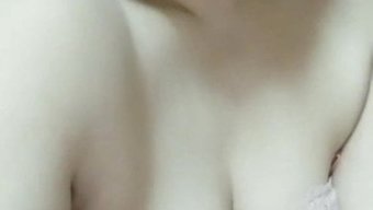 大自然的乳房和阴道在行动中