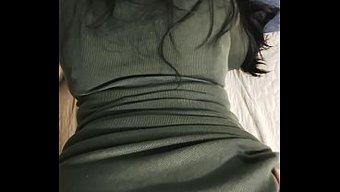 我性感老婆穿着红裙子...
