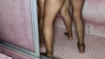 高清拉丁美女穿着内衣...