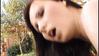 欧洲棕发女郎的阴道被...
