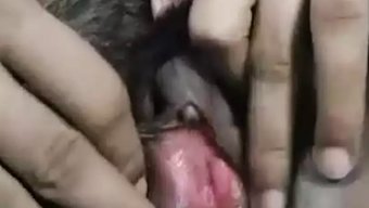 印度熟女的大自然乳房...