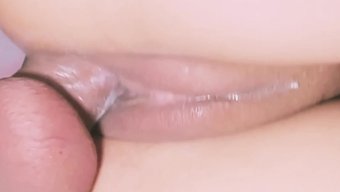 继妹在火辣的场景中勾...