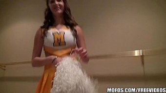 性感少女(18+)展...