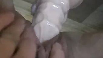 德国家庭主妇用假阳具自慰