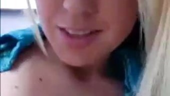 大屁股金发女郎,毛茸...