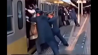 火车是公共性爱和玩屁...