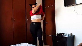 18岁的哥伦比亚少女...