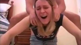 与挪威熟女大股做爱后...