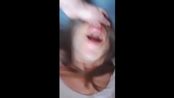 真正的出轨人妻被硬屌狠狠插进骚逼