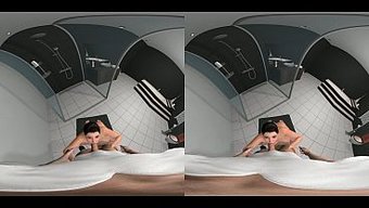 朋友的后妈身材火辣,...