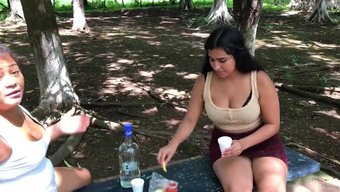莉娜的白色阴道:美国...