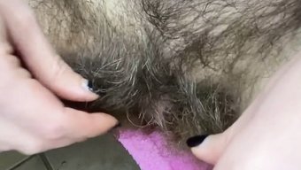 印度少女毛茸茸的阴户...