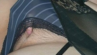 成熟女孩用手指刺激自...