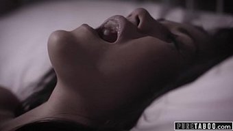 少女(18+)在口交...