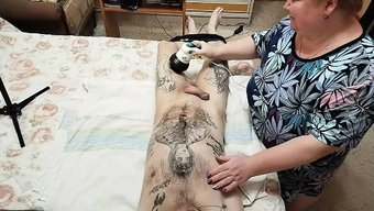 俄罗斯继母支配并给出...