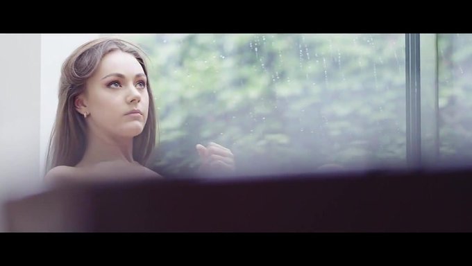 英国棕发美女courtney K自慰