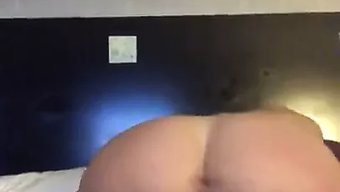 性欲旺盛的情侣在热辣...
