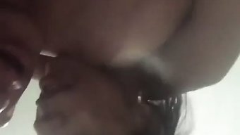 巨大的她支配年轻男子...