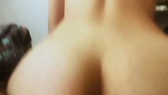 大屁股18+少女在自...