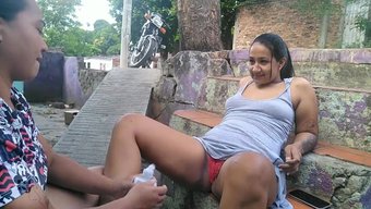 拉丁美女朋友给她打飞机