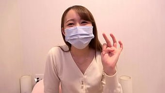 大乳头和厚实的大屁股...